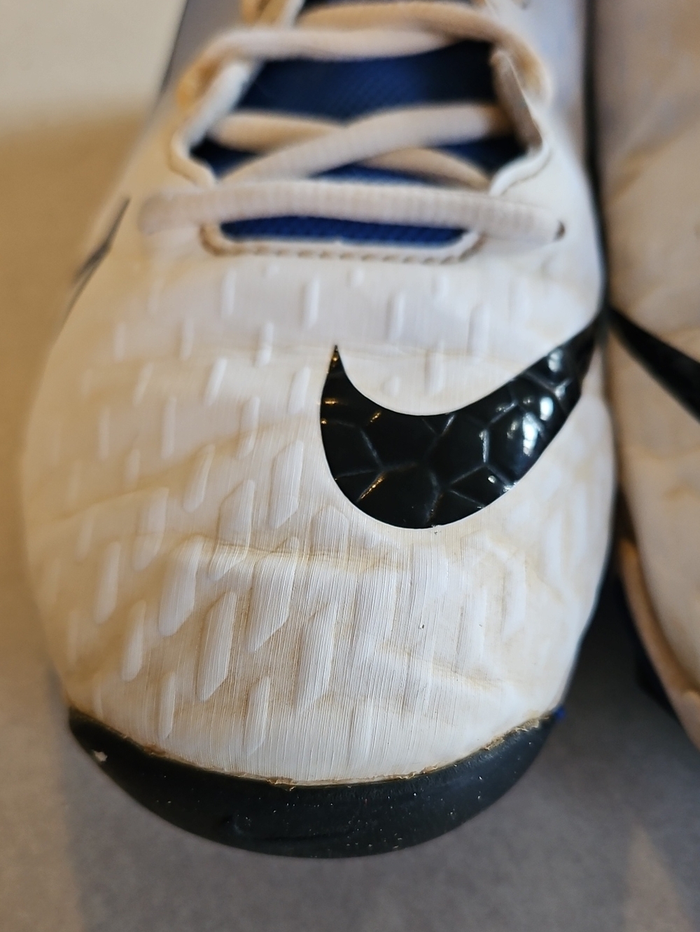 Nike Softball Cleats - Picture 4 of 12